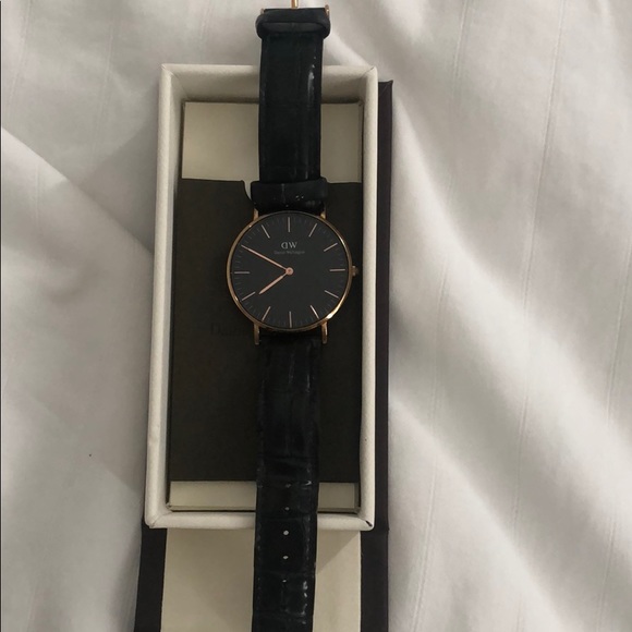 Daniel Wellington watch - Picture 1 of 5